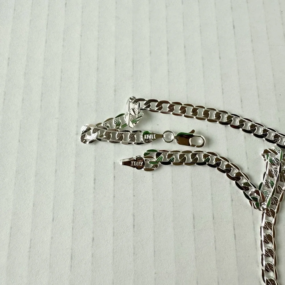 St Jude Pendant Pink Mantle Silver Plated -chain 20